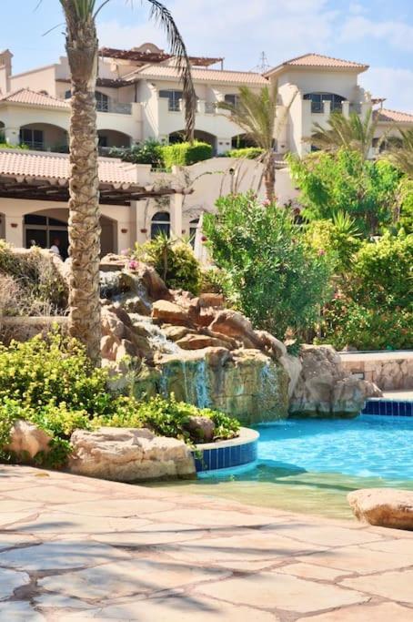 Amazing Beachfront Townhouse Chalet Ain Sokhna Villa ไอน์ ซกนา ภายนอก รูปภาพ